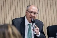 PT diz que avalia contestar decisão que barrou propaganda sobre Flávio