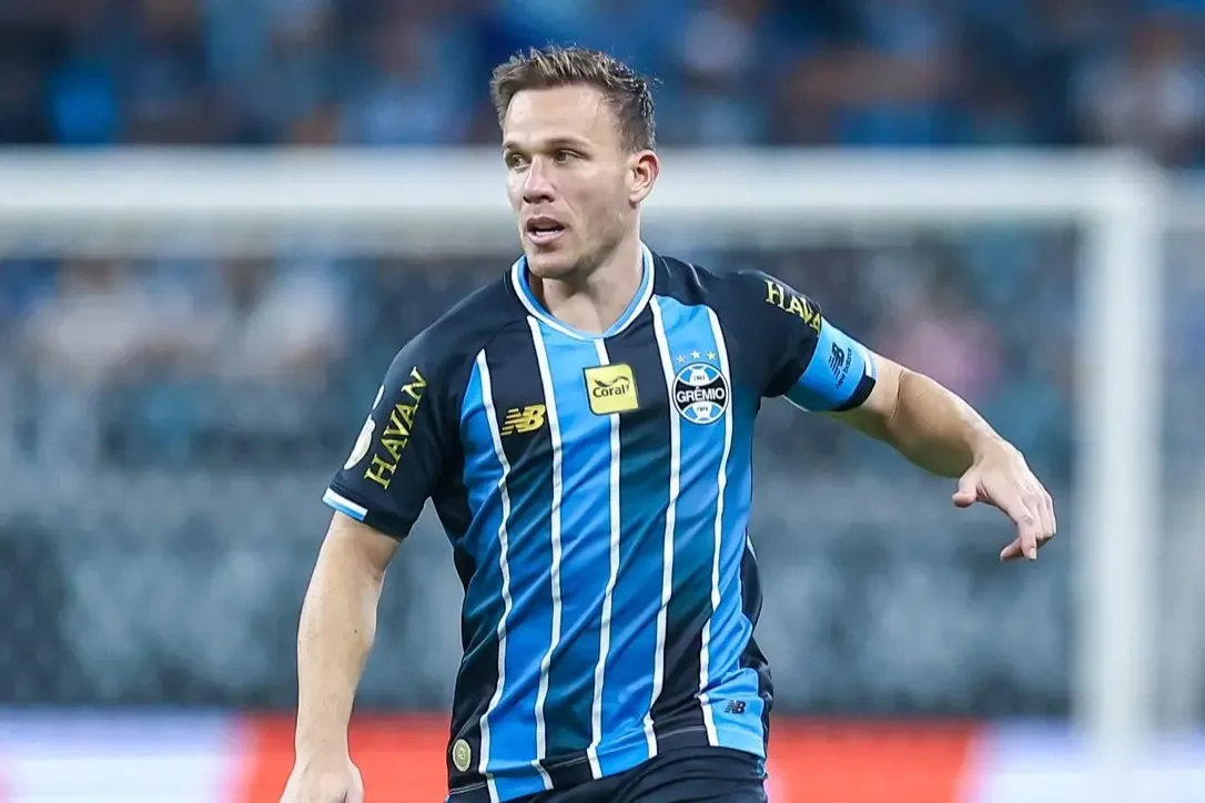 Santos avança em tratativas por Arthur, mas vê entrave; entenda situação