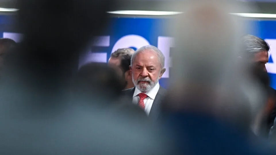 Corrente do PT joga “fogo amigo” e critica erros do governo e da campanha de Lula