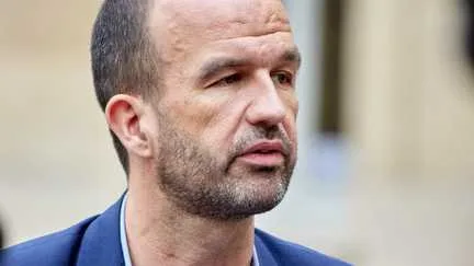 "Le gouvernement a menti pendant tout l'été" : Manuel Bompard demande une commission d'enquête parlementaire sur la gestion des incendies