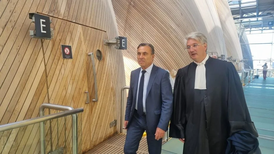 Le maire d'Arcachon reconnu coupable après les menaces sur son opposant pendant les municipales