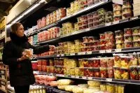 Renda pessoal nos EUA sobe 0,4% e gastos com consumo avançam 0,2% em julho