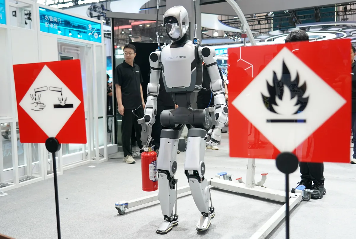 China acelera la carrera por los robots humanoides y busca llevarlos del espectáculo al trabajo real