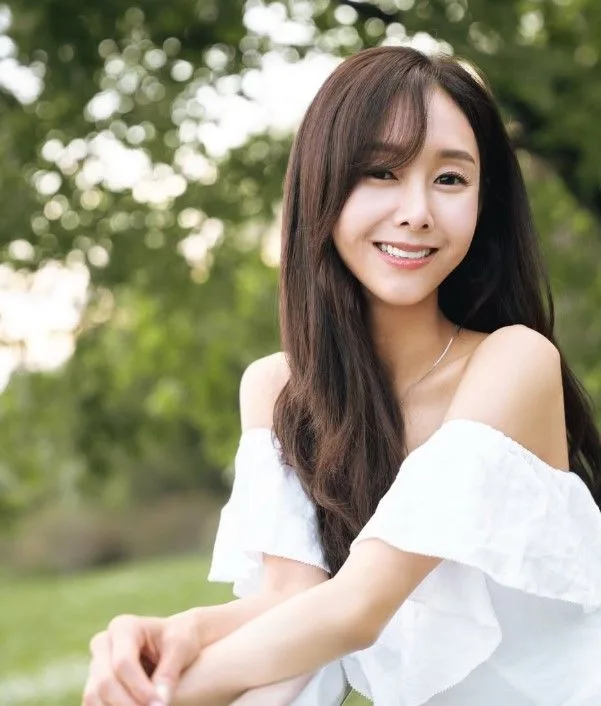 지나, 10년 만에 공식 무대 복귀…캐나다 K팝 행사 MC 맡는다