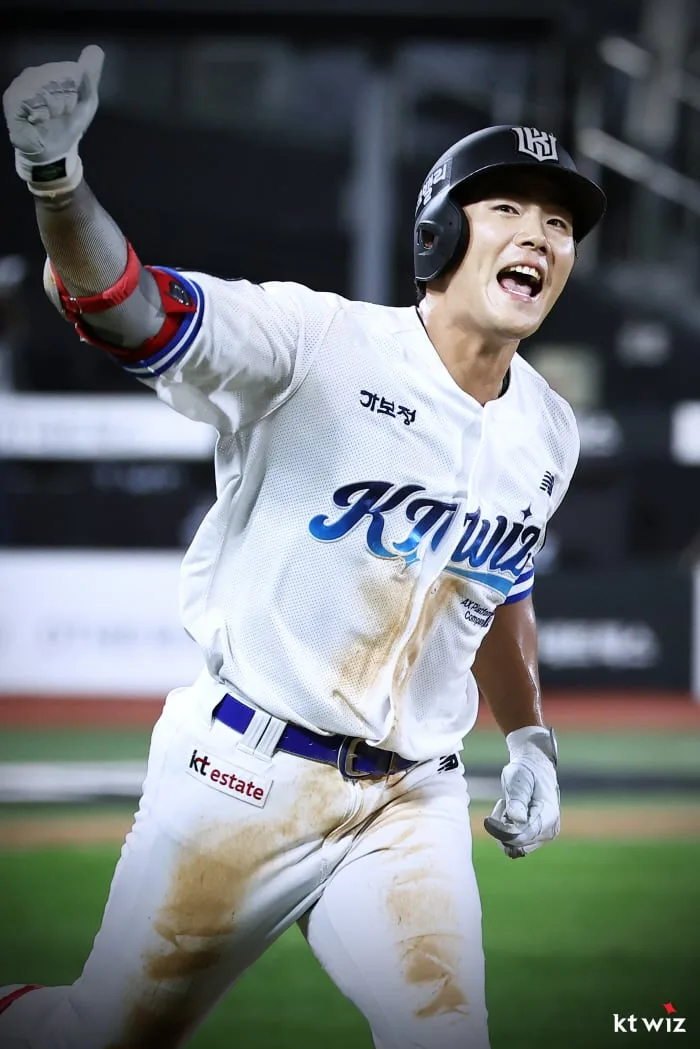 "가뜩이나 홈런 꼴찌팀인데…" 한달만에 돌아온 캡틴 또 부상 이탈, 머리싸맨 1위 사령탑 [대구포커스]