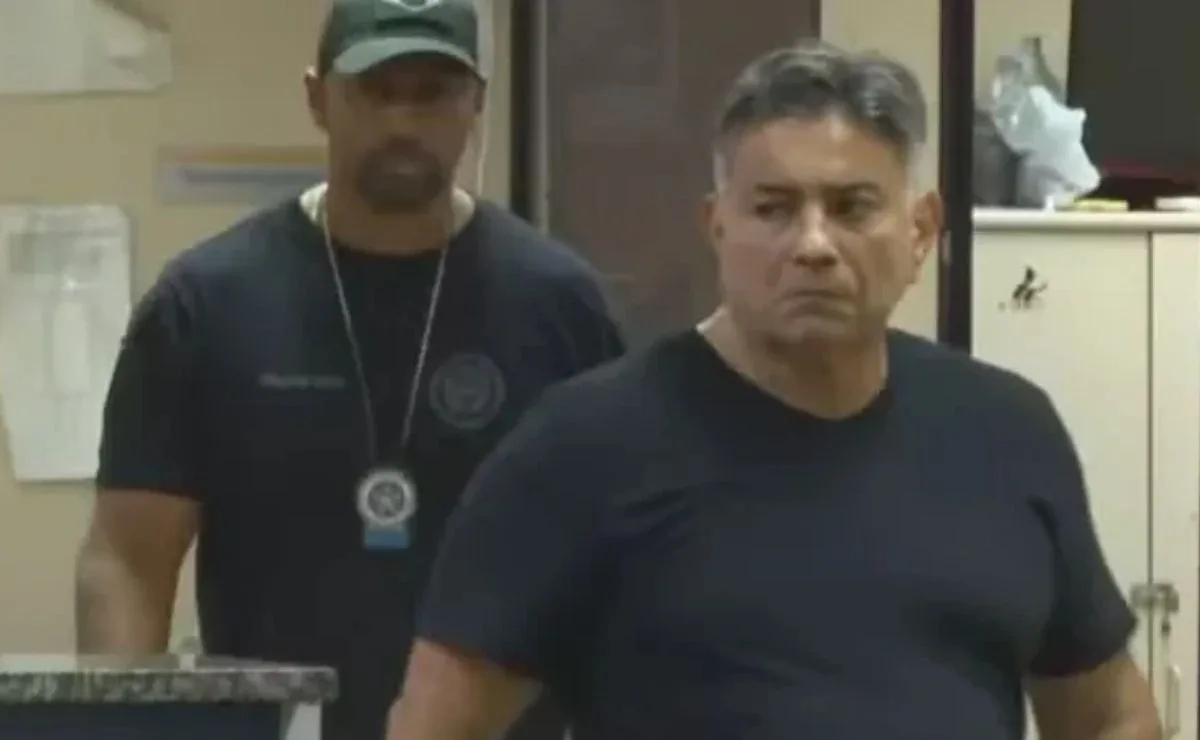 Delegado aposentado da PF é preso ao tentar sair de supermercado sem pagar R$ 500 em produtos
