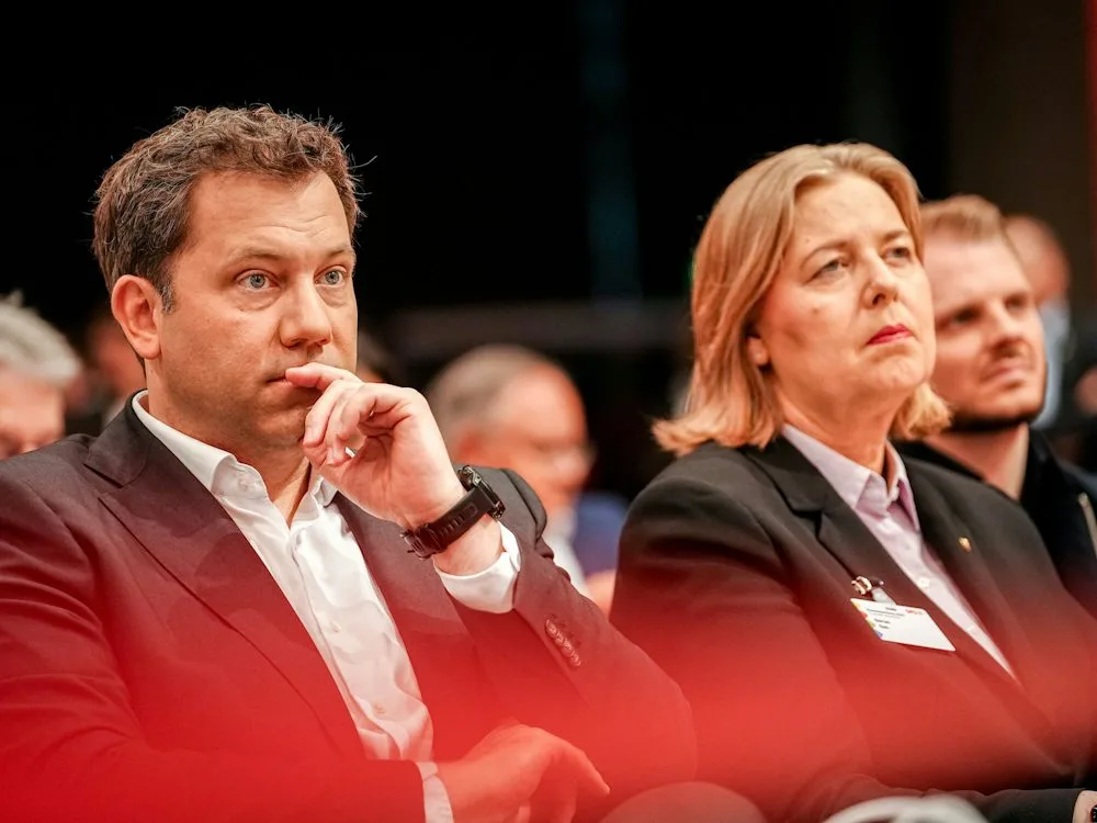 Bundesregierung: Klingbeil und Bas laden frühere SPD-Chefs zu Lagebesprechung ein