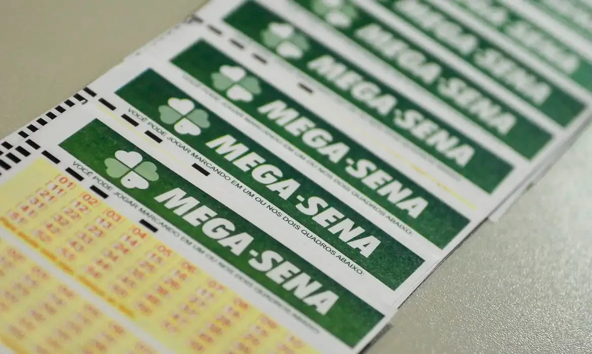 Mega-Sena acumulada pode pagar R$ 85 milhões neste domingo; veja quanto rende o prêmio aplicado