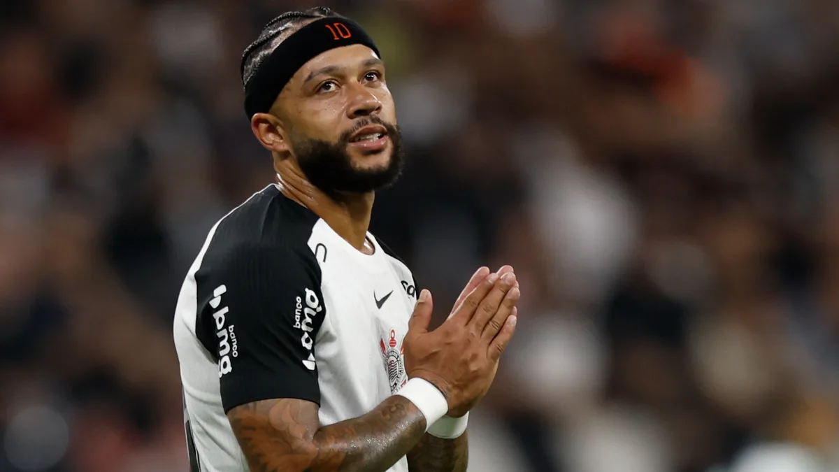 Memphis Depay fala pela 1ª vez sobre saída do Corinthians e anuncia medida Memphis Depay Getty