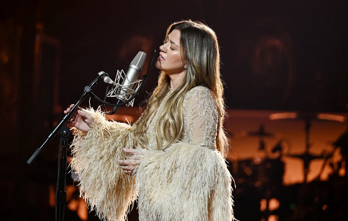 Kelly Clarkson covers ‘KPop Demon Hunters’ ‘Golden’ for final episode of talk show