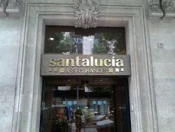 Santalucía y Zurich se alían para vender seguros de autos, decesos y mascotas