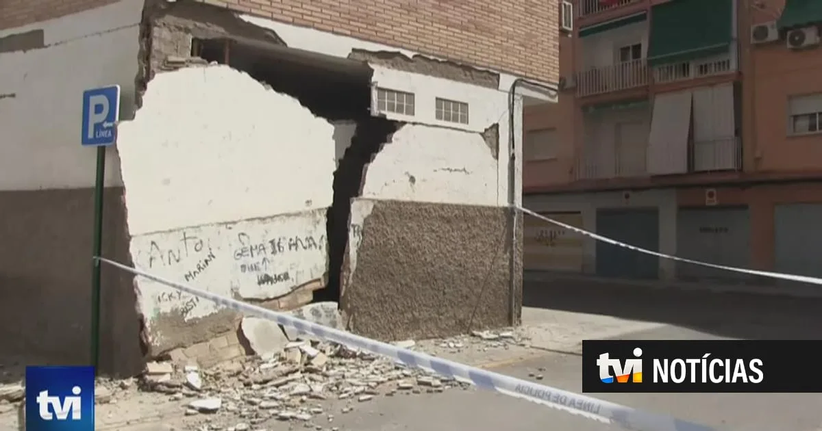 "Parte de uma fachada caiu a dois metros de mim": Granada atingida por segundo sismo em dois dias