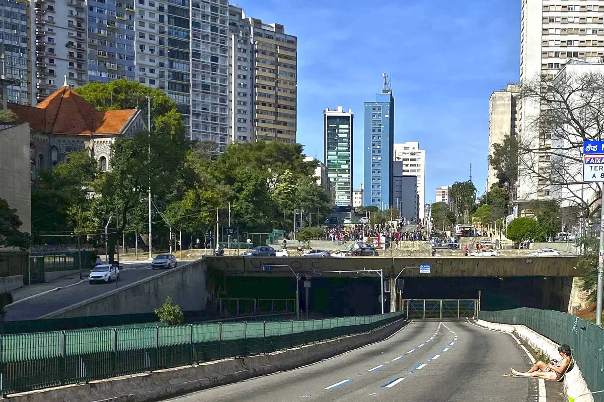 Cidade de São Paulo seguirá com dias frios, mas espera calor ao fim da semana