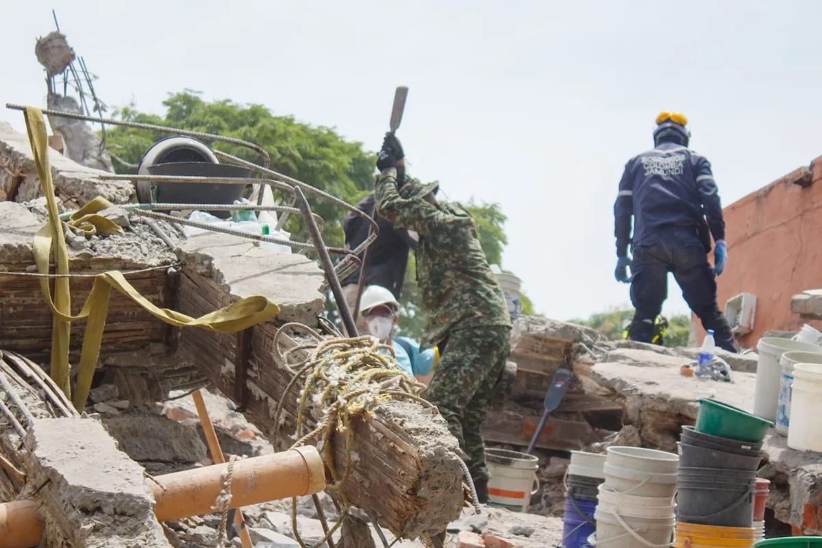 Sobe para 331 o número de mortos pelo terremoto na Colômbia