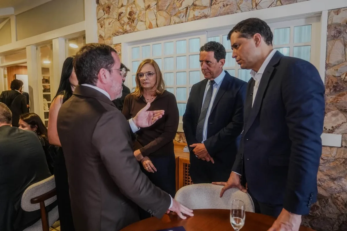 Índio da Costa lança livro sobre deficit bilionário nos repasses do SUS
