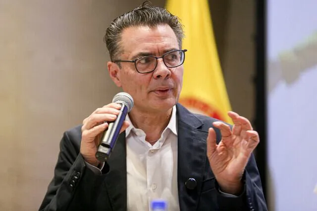 Alejandro Gaviria se pronunció tras el fallido nombramiento de su esposa Carolina Soto como presidenta de la CCI: “Desprecio por la ley”