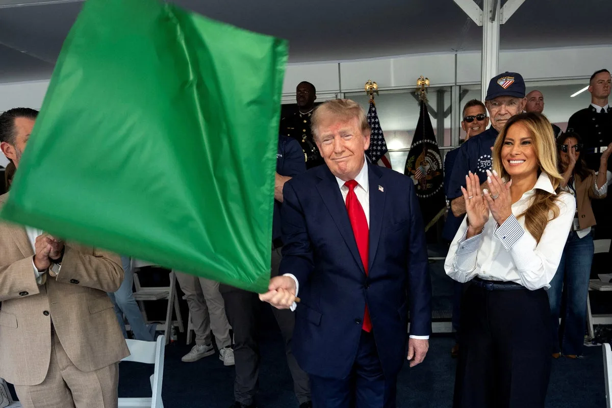 Iran-US war latest: Trump’s ‘economic D-Day’ arrives as Tehran threatens ‘earthquake-like’ retaliation