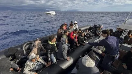 Un mort et 25 disparus dans le naufrage d'une embarcation de migrants au large de la Grèce