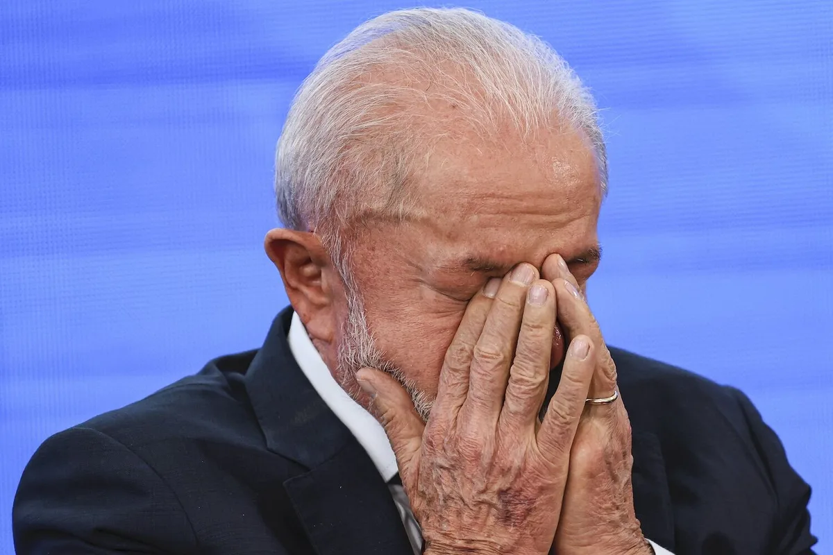 Milhões de brasileiros acreditam que o verdadeiro Lula da Silva está morto
