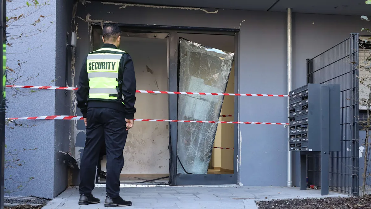 Heuerte die Mafia ihn als Wegwerf-Kriminellen an? - Drei Anschläge in 24 Stunden! 15-Jähriger festgenommen