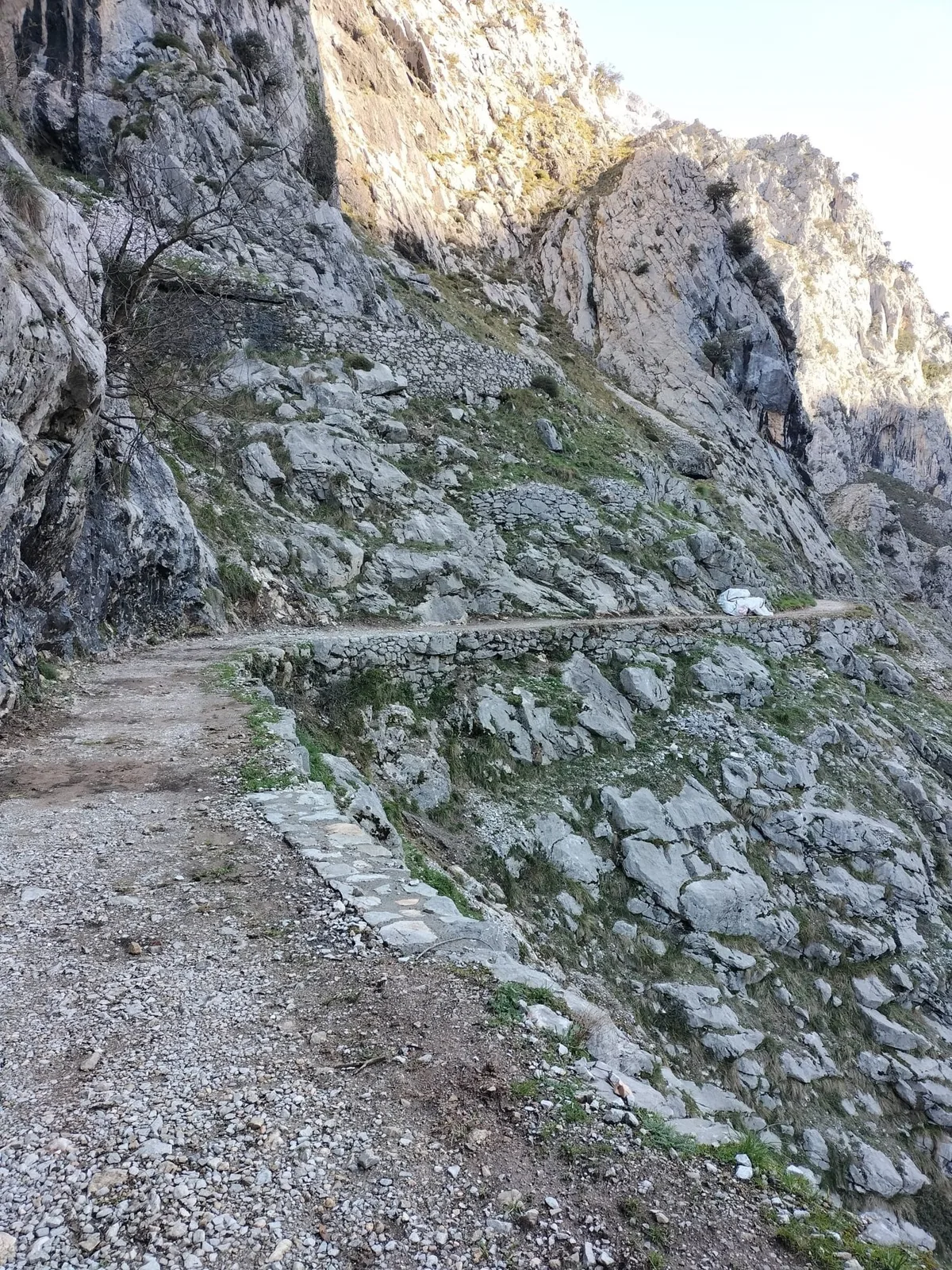Fallece una senderista tras caer en la ruta del Cares (Cabrales)