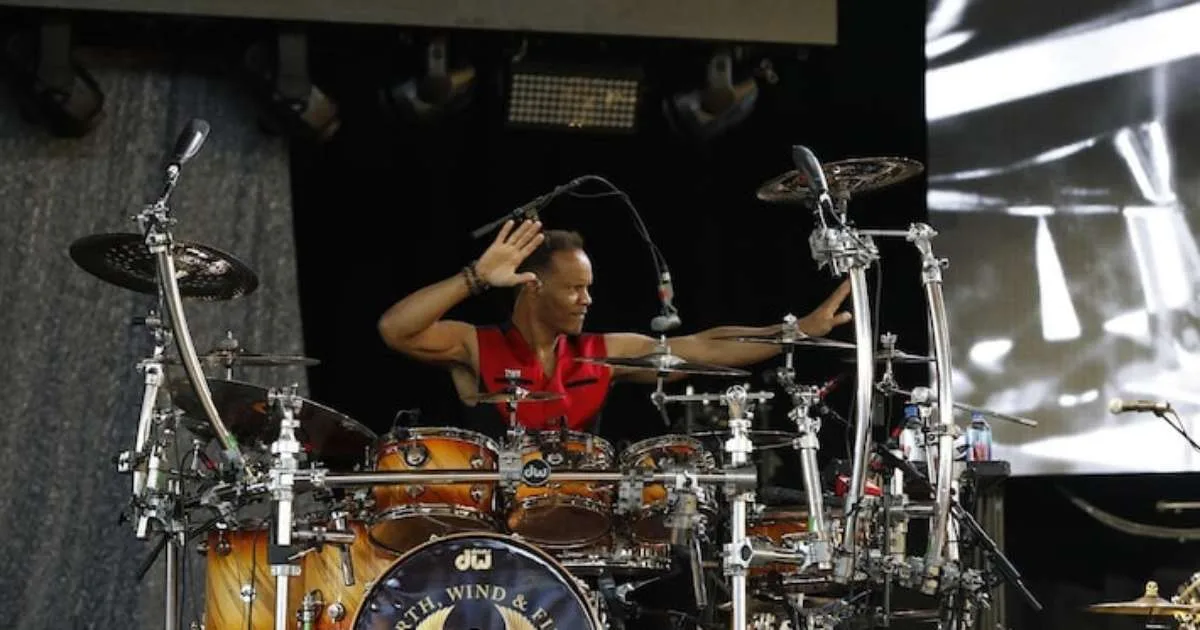 Baterista do Earth, Wind & Fire está em coma induzido após parada cardíaca antes de show