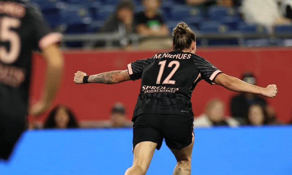 Maiara marca em goleada e deixa o Angel City a dois pontos do G8 da NWSL