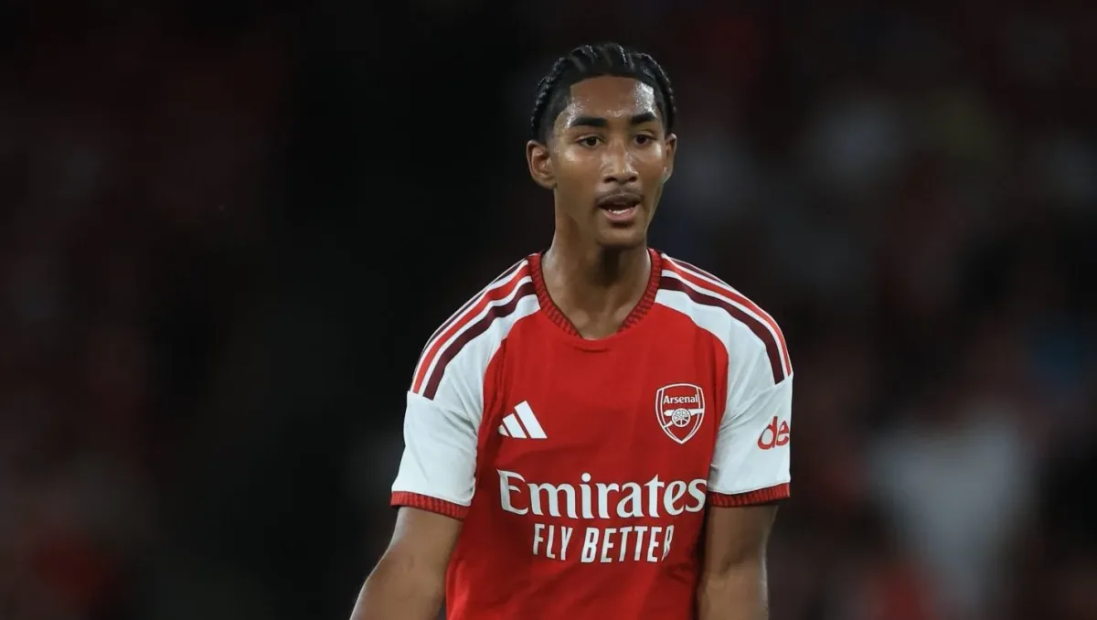 ‘Ele dá conta do recado’: Joia de 16 anos do Arsenal fura fila e conquista confiança de Arteta