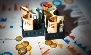 Taxas dos DIs caem em dia de recuo dos rendimentos dos Treasuries e do petróleo