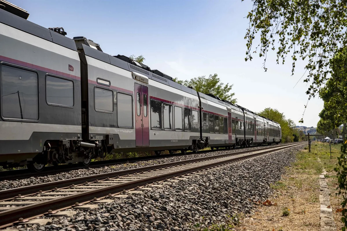 Las investigaciones descartan un acto de sabotaje tras el descarrilamiento de un tren en el noroeste francés