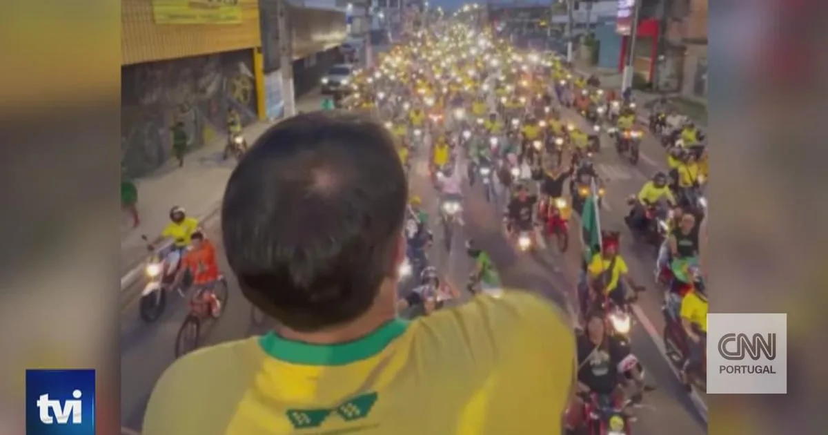 Entre botecos e estradas, a campanha no Brasil não pára