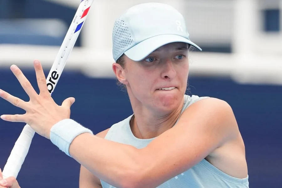 Atual campeã, Iga vence a primeira em Cincinnati e reencontra Sakkari