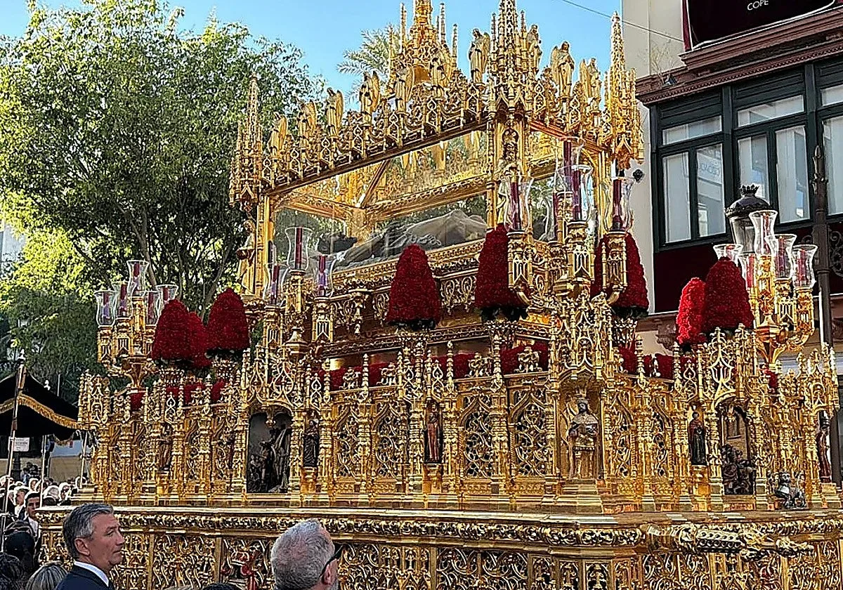 El Santo Entierro muestra su apoyo y cercanía a la ciudad autónoma de Ceuta