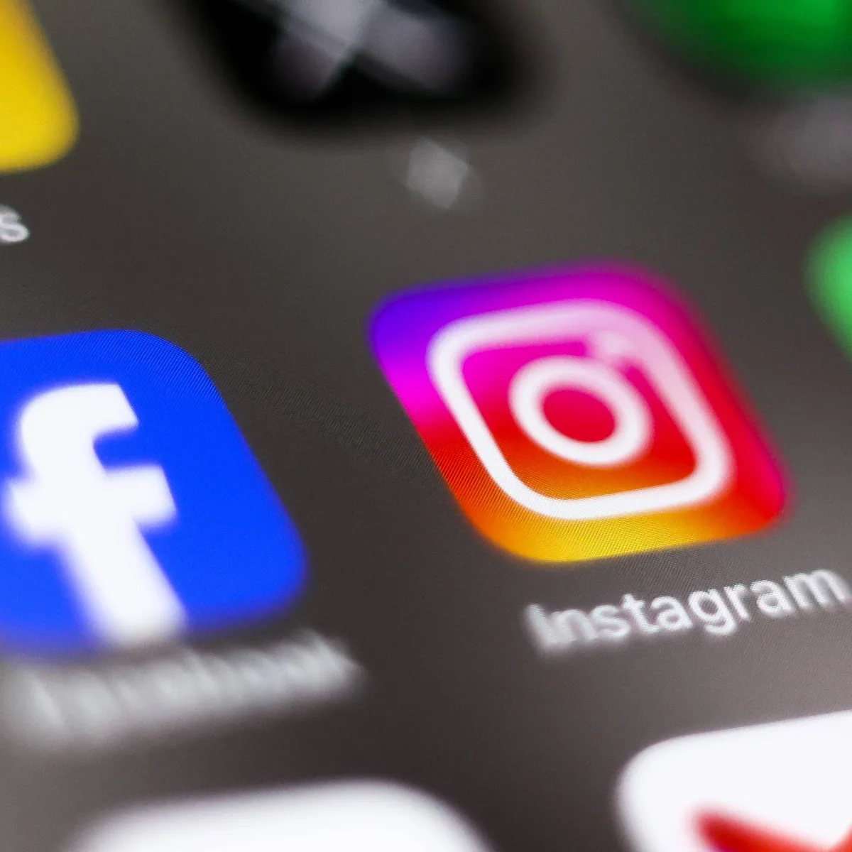 Social Media - Nach Vergleich in den USA: EU fordert von Meta Jugendschutz-Maßnahmen auch in Europa