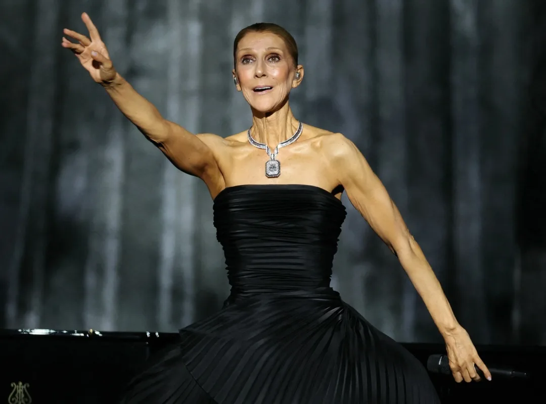 Céline Dion conmueve a París con su regreso a los escenarios tras seis años