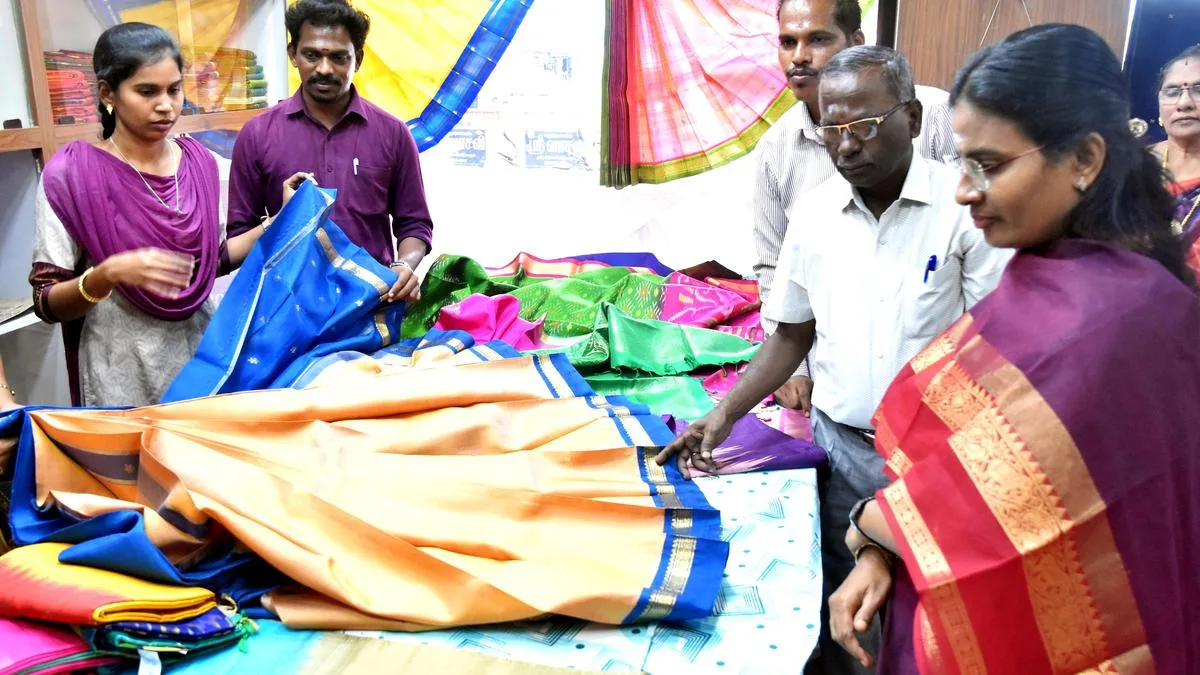 Deepavali discount sale begins at Cooptex showrooms in Dindigul, Theni
