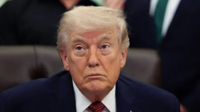 Trump prevê acordo com Canadá para suspender tarifas "muito justo"
