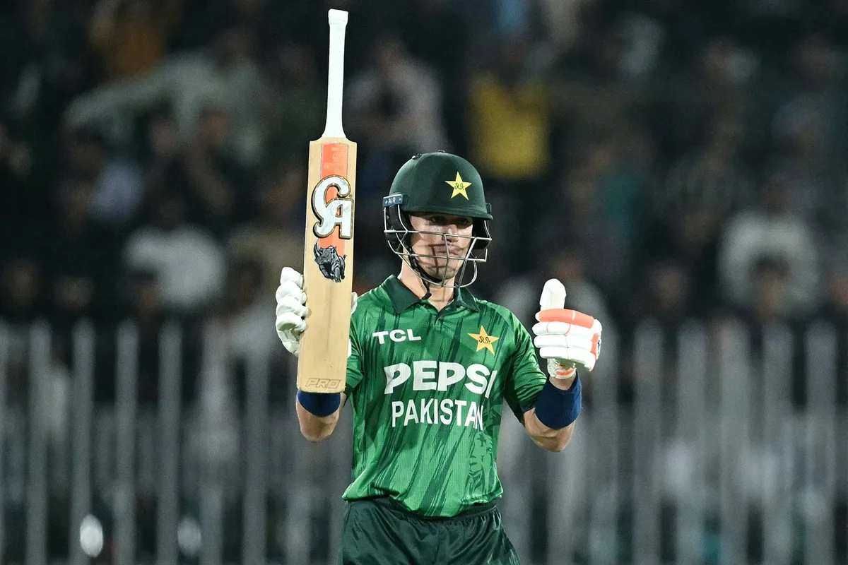 Farhan and Sadaqat help Pakistan seal series in style