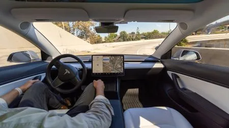 Tesla benennt nach Kritik Assistenzsystem in Europa um