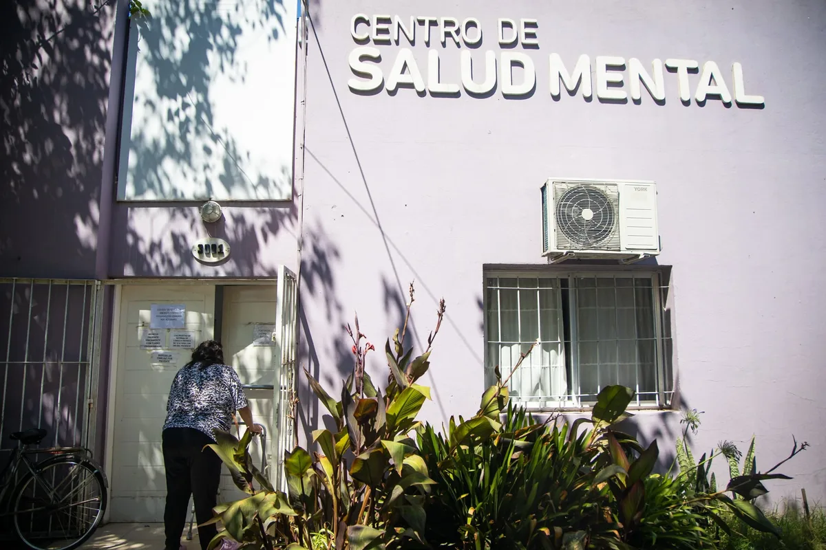 El dato que pasó inadvertido: los suicidios bajan entre adolescentes, pero aumentan después