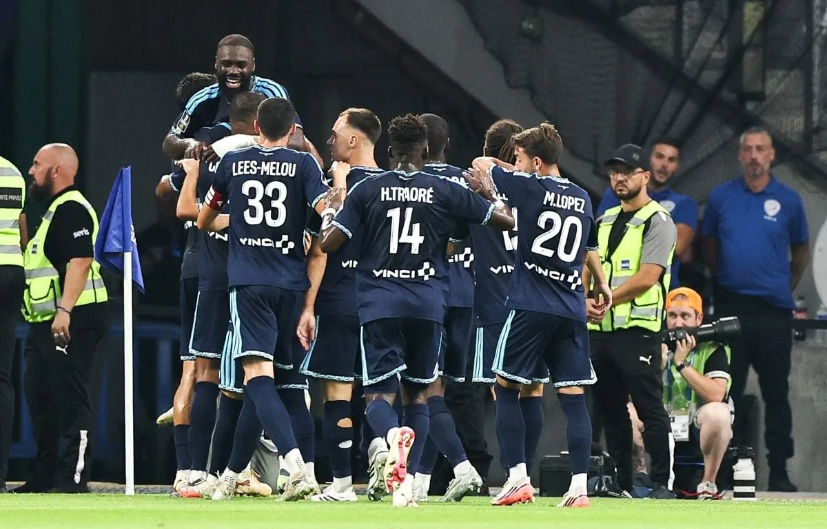 OM - Paris FC : Sinayoko trois au but.. Le PFC réalise un gros coup et plonge Marseille (déjà) dans la crise... Revivez le match en direct avec nous…
