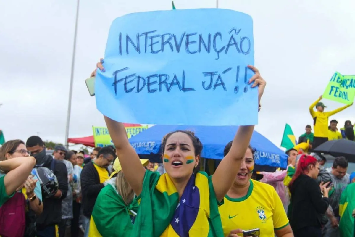O adorador do profeta e o homem de mão (por Pedro Costa)