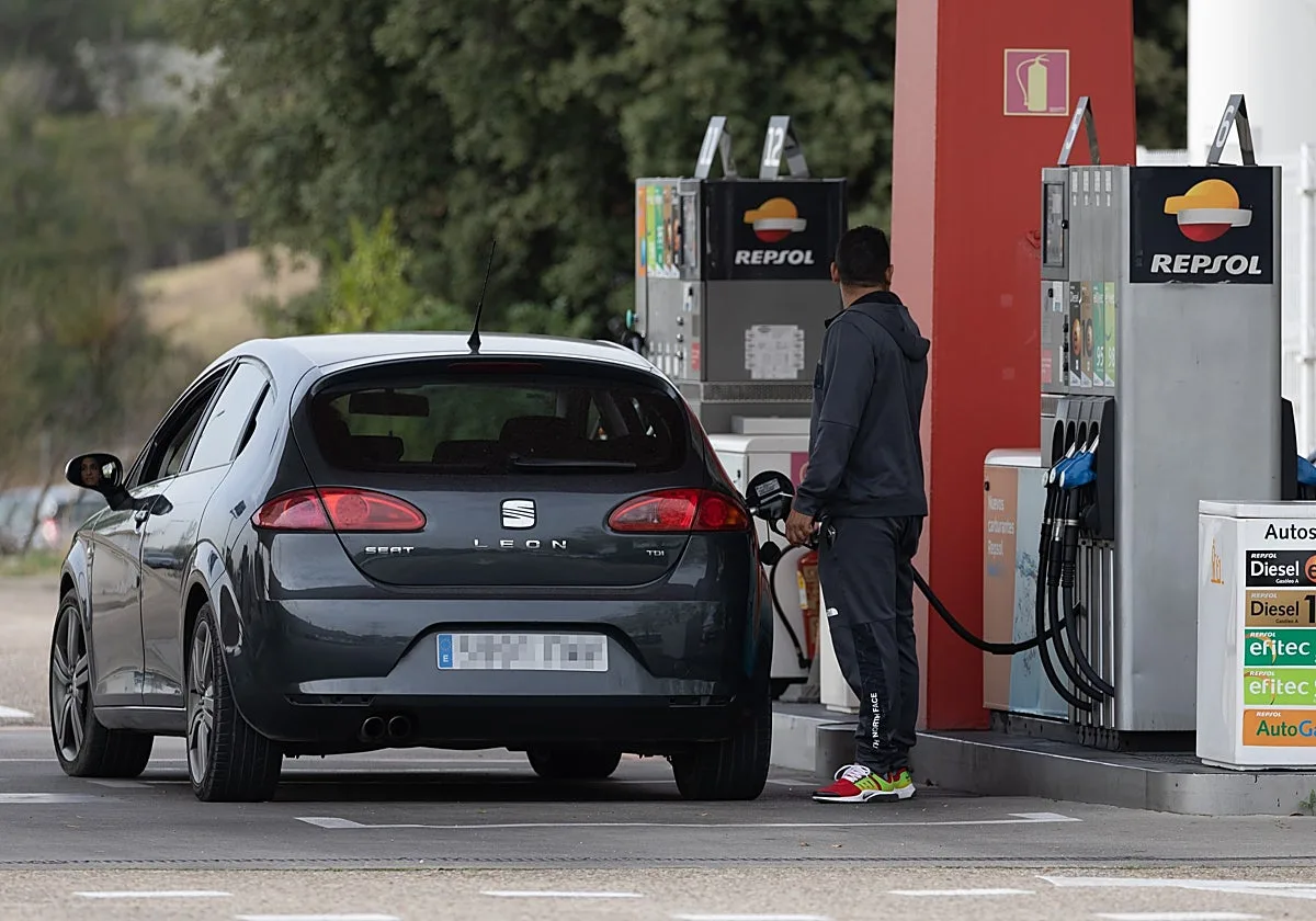 Los andaluces retoman la rutina con la gasolina en máximos y la luz, el gas y el supermercado tensionados