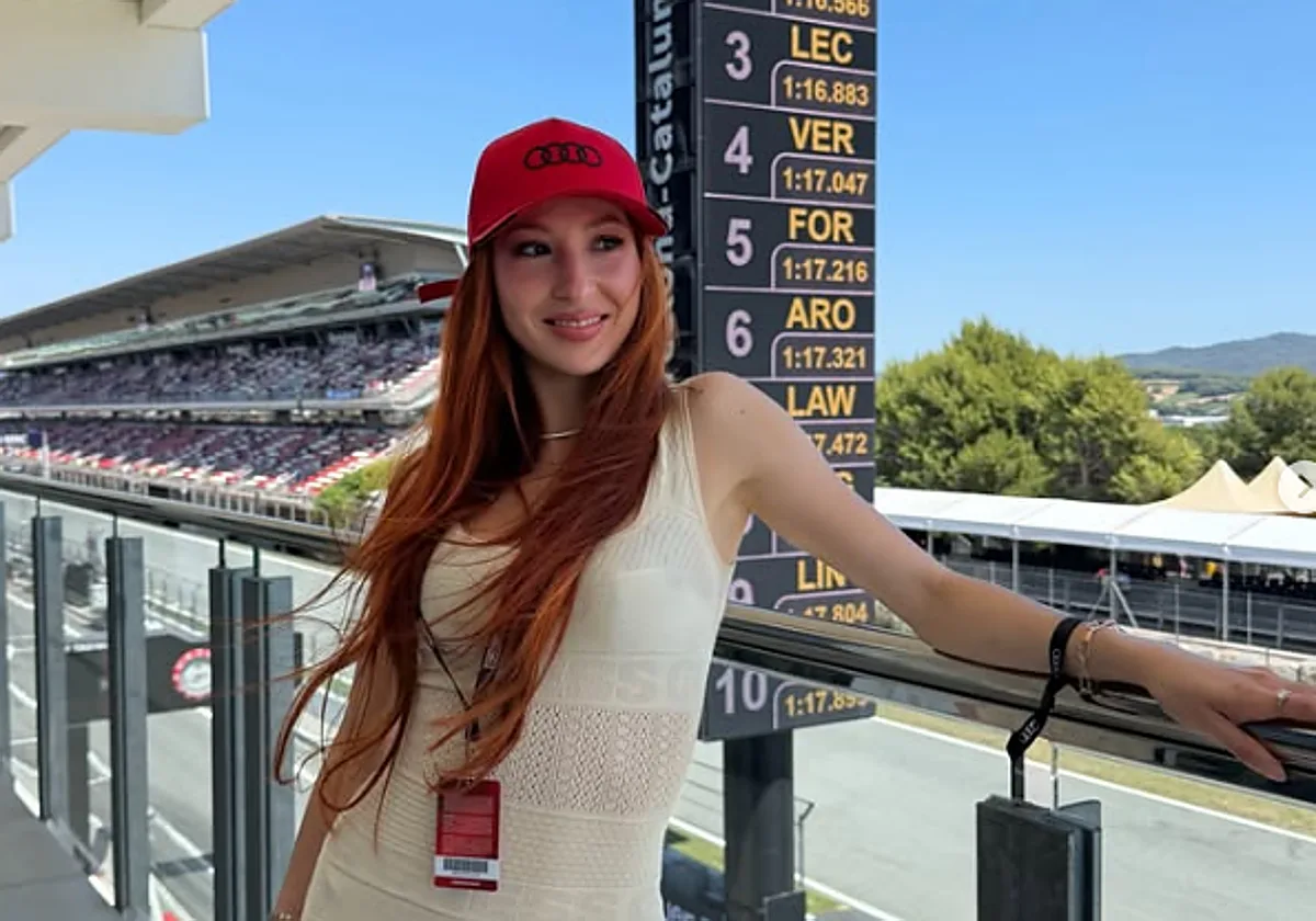 Erola Jons, la 'influencer' a la que La Vuelta ha apartado de los ciclistas tras su polémica con Pogacar