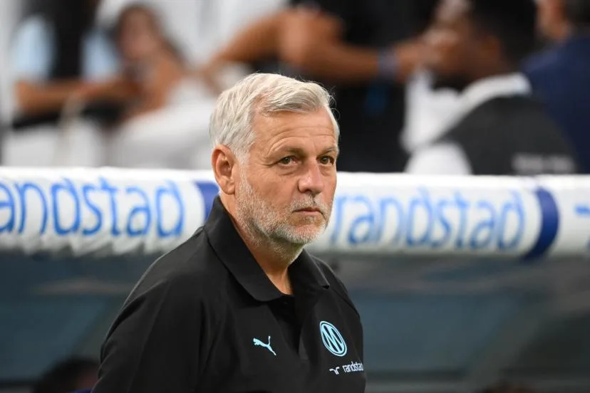 « Pour l'instant, il n'y a pas d'actualité sur une éventuelle démission » : malgré les départs et le manque de recrues, Bruno Genesio calme le jeu avant Monaco-OM