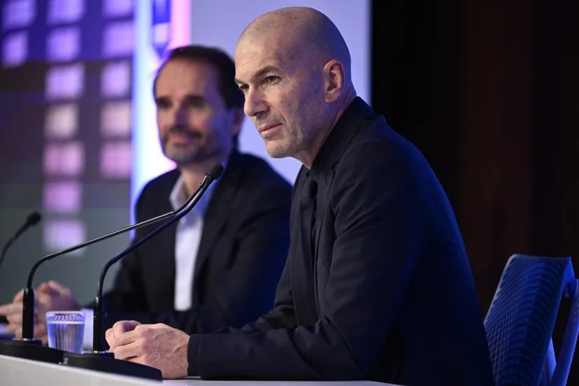 La conférence de presse de Zinédine Zidane et Adrien Rabiot en direct vidéo