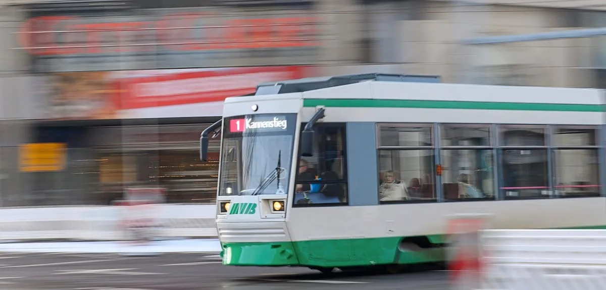 Straßenbahnen rollen wieder durch Hallische Straße | Magdeburg-News
