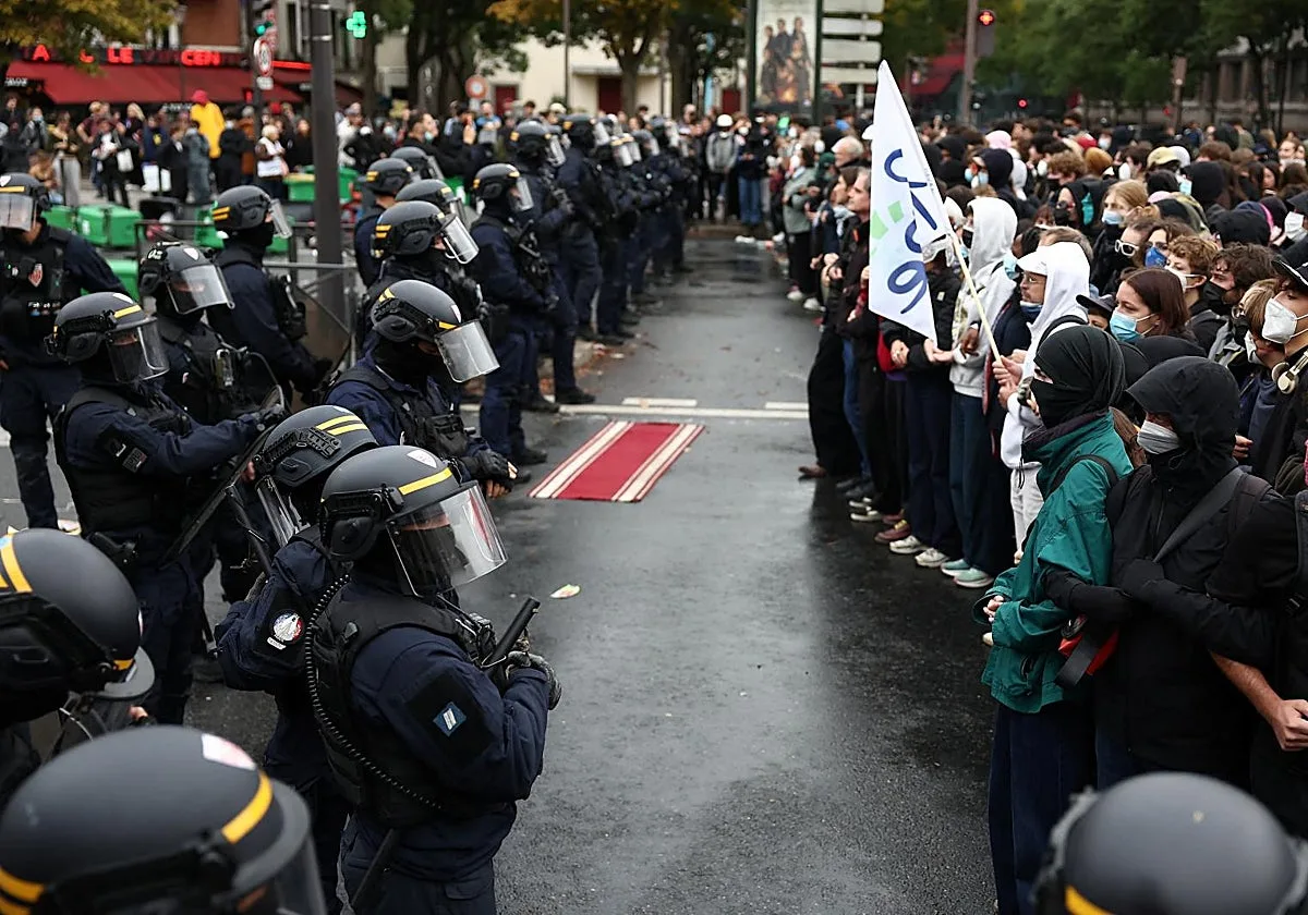Los profesores se unen a las manifestaciones de los estudiantes en Francia
