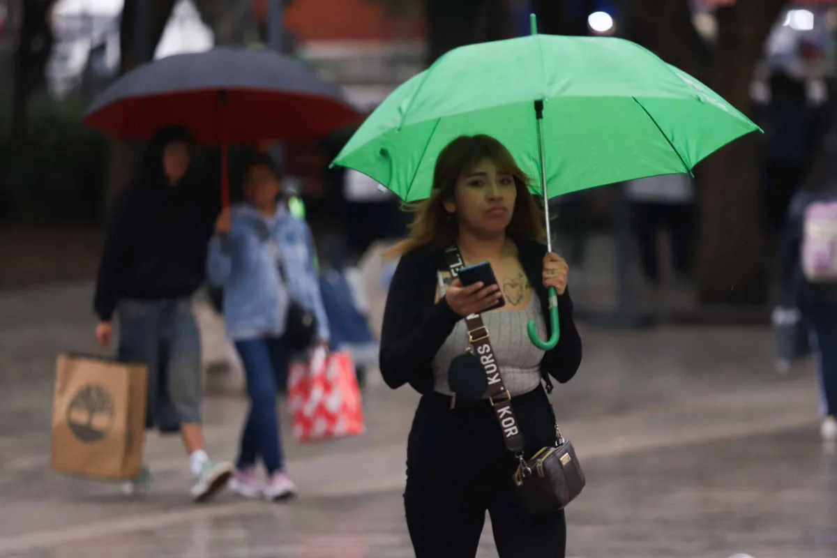 ¡Alerta meteorológica! Monzón mexicano junto a ondas tropicales 27 y 28 ocasionarán lluvias intensas