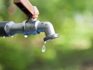 Le débit au robinet bientôt réduit à Concarneau pour éviter une rupture d’alimentation en eau potable